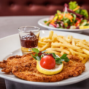 Hotel_Rheingold_bayreuth_Richards_Restaurant_Bar_Sportsbar_Schnitzel